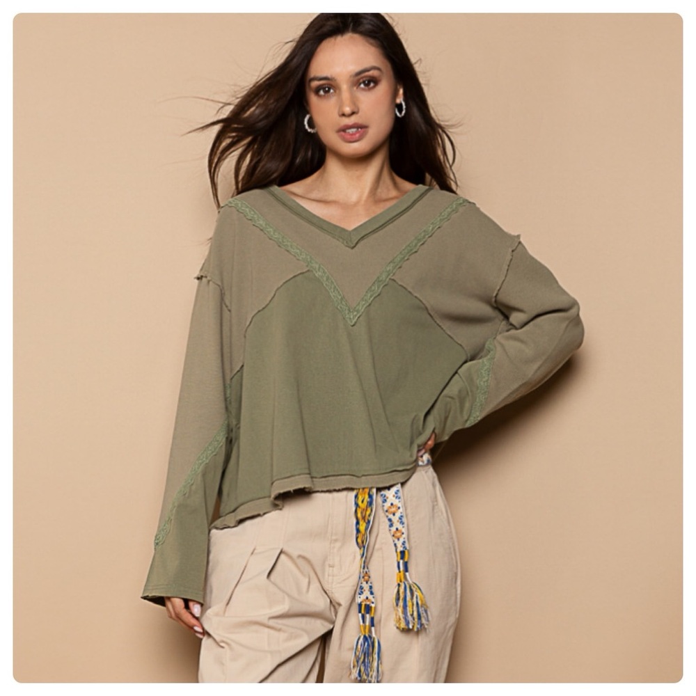 $35 start 281 🖤POL V neck lace trim olive top - Picture 10 of 11